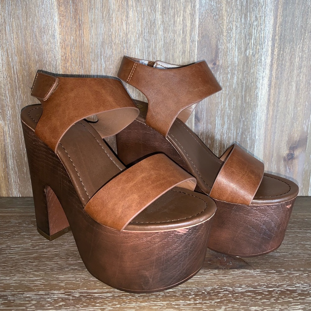 Chunky brown heel